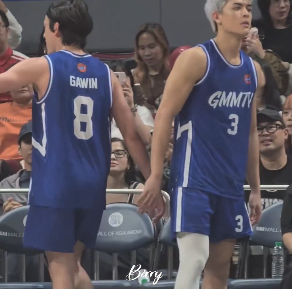 Arcesfordeee's tweet photo. I wasnt informed that 8 and 3 are meant to be eme 😂
#LelQuin
#JossGawin https://t.co/XSILoEHY4d