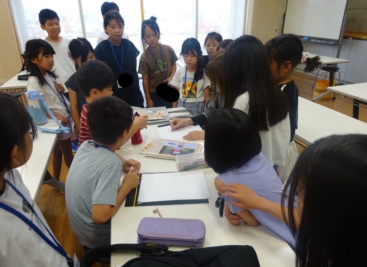 aogaki_t's tweet photo. 8月23日(日)に青垣生涯学習センターにて、子ども向けの色鉛筆画教室として、色えんぴつで推しキャラを描いてみよう　を開催しました。
みんなの推しキャラを色鉛筆で描くことを、目標に描きました。
皆さんの推しキャラ素敵です！ https://t.co/7qLiyqOO0h