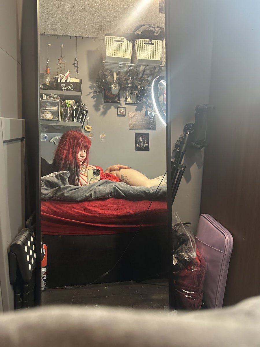 Ca4llixah's tweet photo. i want a pervy bf https://t.co/QHCxnja1Lw
