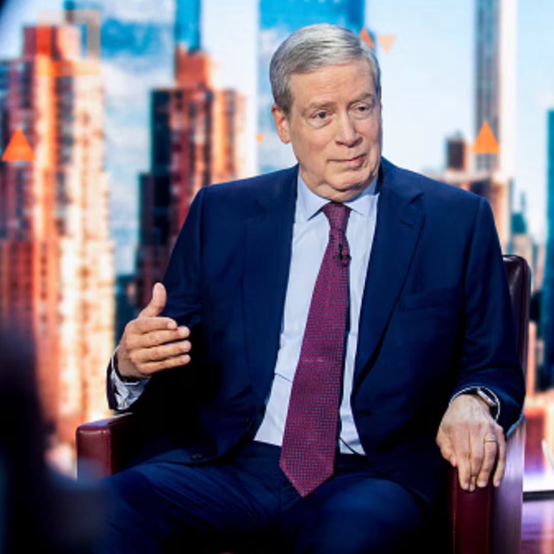 coinbureau's tweet photo. 🇺🇸NEW: Bessent’s mentor SLAMS Treasury bond buyback strategy.

Legendary investor Stanley Druckenmiller, and mentor of Treasury Secretary Scott Bessent, is sharply criticizing Treasury’s push to buy long-dated bonds and suppress long-term yields in a new WSJ op-ed.

Druckenmiller argues there is no clear market dysfunction requiring intervention and warns that artificially suppressing long-term yields could remove one of the last remaining sources of fiscal discipline for Washington.

“The long-term Treasury yield is the MOST important price in the world. It is also the ONLY fiscal disciplinarian the U.S. has left.”

“Every basis point of artificial yield suppression is a subsidy to procrastination.”

He says that buybacks should remain small, scheduled liquidity operations, rather than becoming a tool to respond to rising yields. 

If the 30-year Treasury needs to trade at 5.5% to clear, “that isn’t a crisis. It is an invoice.”

His message to Bessent is blunt: stop fighting the bond market and fix the underlying deficit instead.