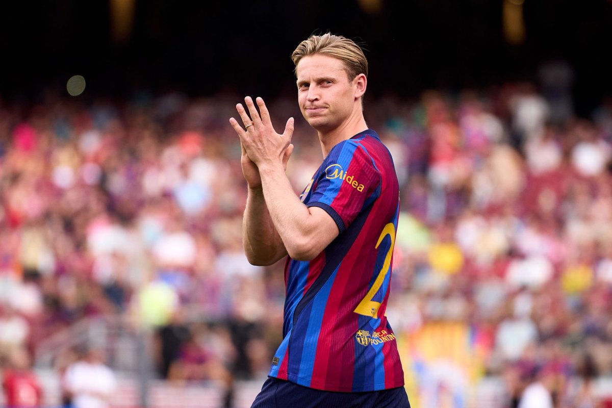 BarcaUpdateHub's tweet photo. 🚨 𝗡𝗘𝗪: Manchester City have asked Barcelona about Frenkie de Jong.

They'd like to sign him this week.

— @10JoseAlvarez https://t.co/id0kzZrlDn