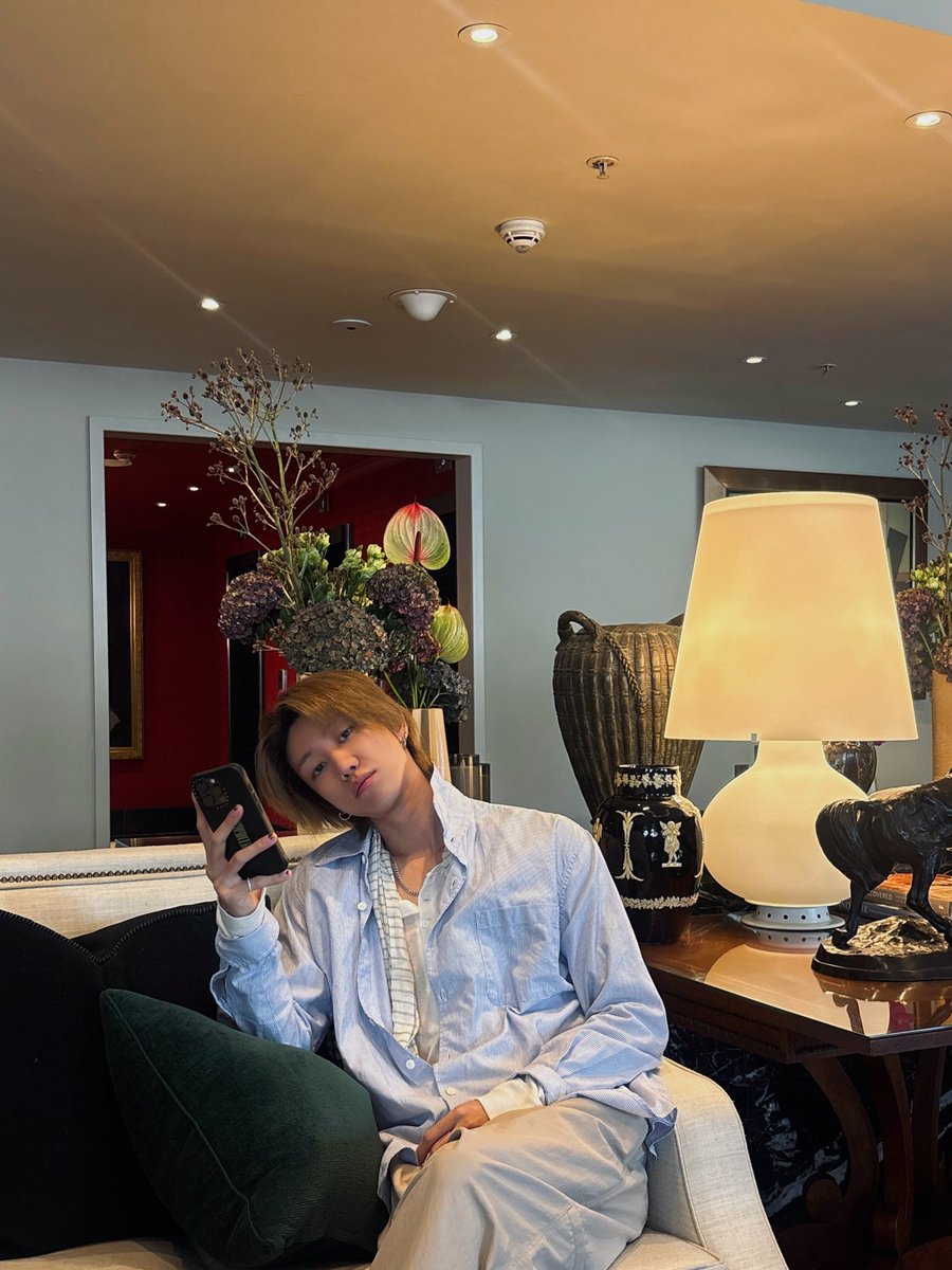 wonubliss's tweet photo. xuminghao_o ☁️🤍📸 #디에잇 https://t.co/9k97R6YFHQ