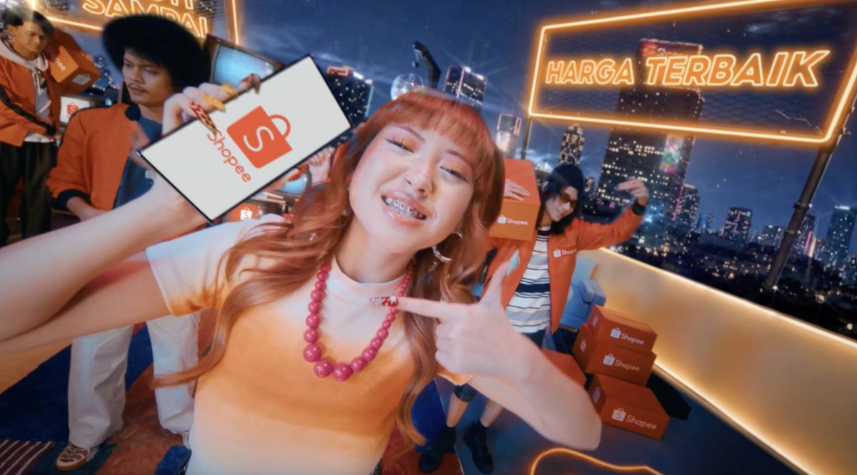 whiplasl's tweet photo. lagu tenxi naykilla di iklan Shopee tuh tipe yang sekali denger langsung pengen ikut nyanyi #ShopeeNaykillaTenxi https://t.co/IjpPHuFbAQ