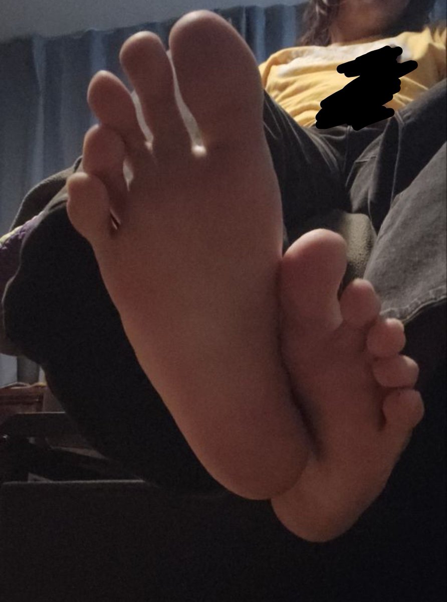 ghosting_nico's tweet photo. I'm so horny over feet, even my own turn me on 😵‍💫 #gayfeet https://t.co/s82VBpvLX3