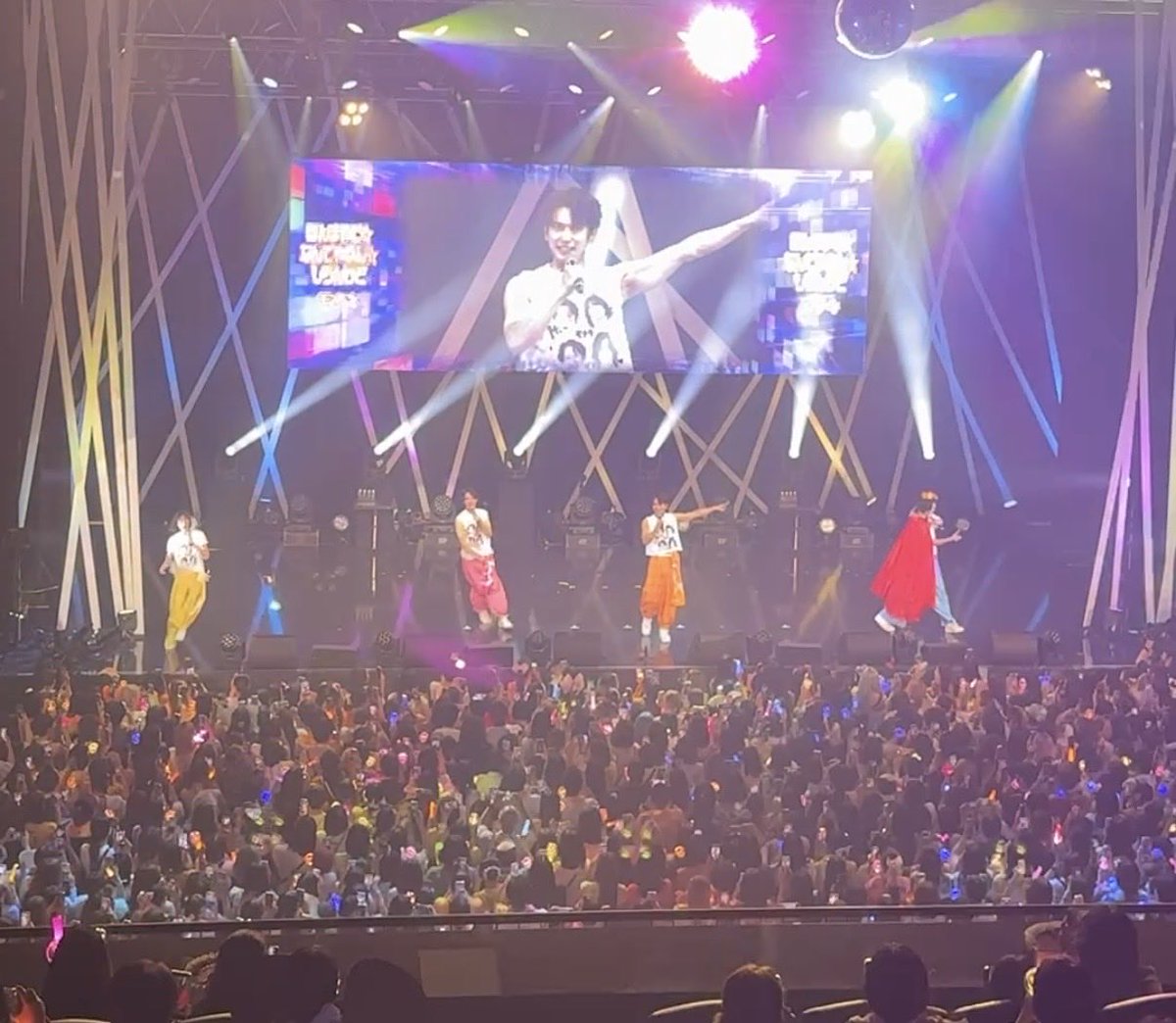 takafumi_iwsk's tweet photo. 昨日は #モナキ ツアーファイナル
ライブは4月の竹取の湯以来、ホント成長スピードに驚いた！
各メンバーの想いのこもったMCにも感動した。
そして #こんなもんじゃねぇ へ繋がりグッときて涙出たw😭
会場の雰囲気も良く素敵なライブでした👍
一生懸命な姿に刺激もらった！
俺も頑張ろ
ほんまやで☆😁 https://t.co/WzI9gnQR8S