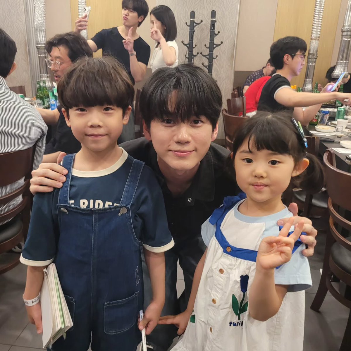 Pattvipx13's tweet photo. น้องที่เป็นผีเด็กกับพี่มินฮวาน https://t.co/uOjV0tlQel