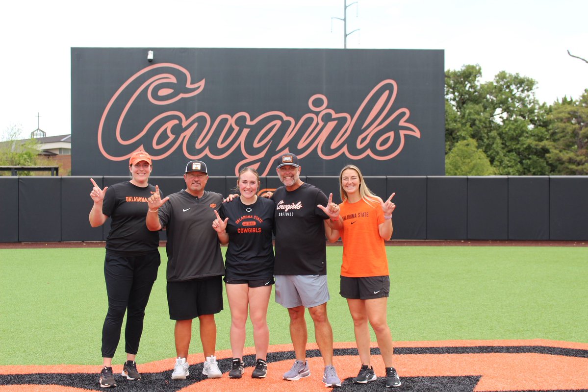 JazzyCenters's tweet photo. Same camp, same place, different feel! 🫶🏼😊 @cowgirlsb Camp this weekend was awesome! It was such a great experience and I always love spending time in Stillwater! Thank you @OSUcoachG, @Coach_Shippy, @bergy_9, and @carrieeberle for your time, instruction, and all the little things! 🤠 #GoPokes @sluggers_18U @LadySluggersOrg