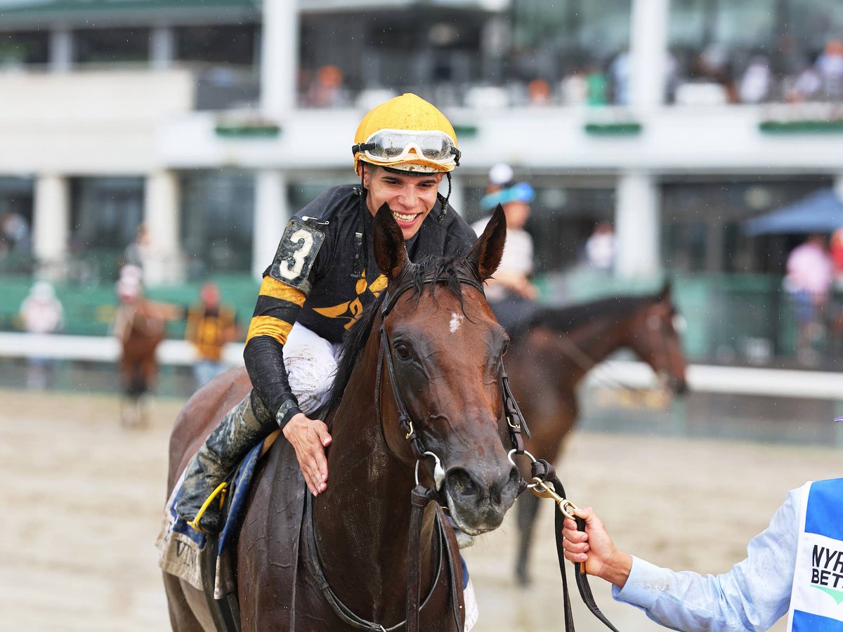 jlvgjockey's tweet photo. Si ganar tu mejor carrera no es suficiente para obtener lealtad y respeto,que hay que hacer? Vargas Jr fuè bajado de Baby Vino despues de ganar el Haskell G1 y darle a su entrenadora y dueño esa satisfacciòn tambien,el pago de vuelta, le dan la monta a Paco Lopez en el Travers 🤷 https://t.co/bjywtnNRzY