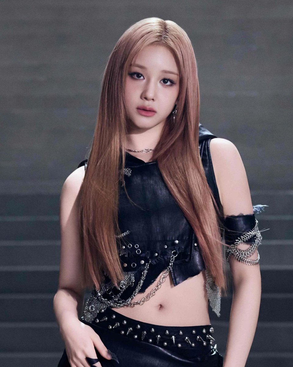 koreanpopbase's tweet photo. Happy 21st birthday to the talented PHARITA of BABYMONSTER! https://t.co/5S9e2ZmYiU