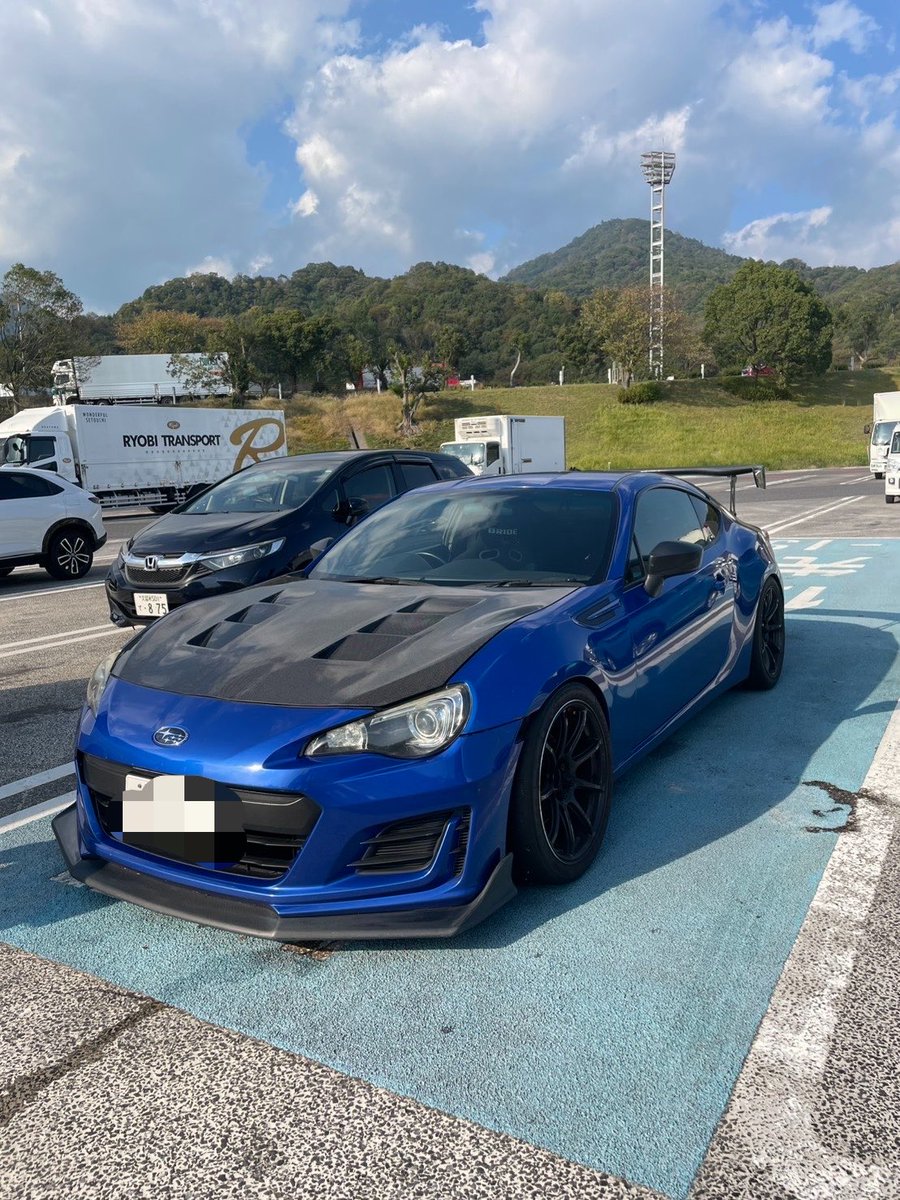 BikeLIFE0223's tweet photo. エヴァイヤのあまりダイヤ
➕
毎日の無料分で完凸😄

サブ垢の元のアカウントの持ち主が
青色のBRZ乗ってたからそれに近づけてみた😀 https://t.co/0Wc7SkT1XU