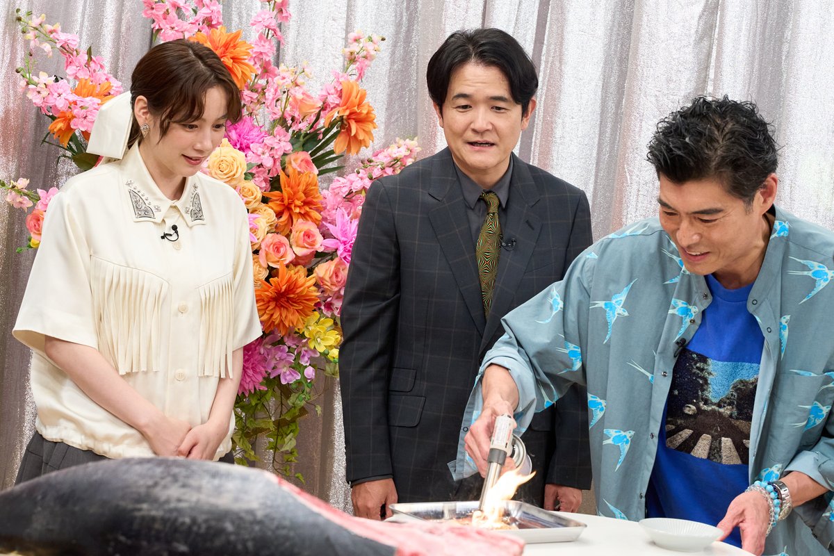 MBS_special's tweet photo. ＼✨🎊🐟放送まであと2⃣日🐟🎊✨／
💖まぐろガチ愛さんご紹介💁‍♀️💖
#猪狩蒼弥（#KEYTOLIT ）#川村エミコ（#たんぽぽ ）
#狩野英孝 #髙嶋政宏 #彦摩呂
#中野広大（MBSアナウンサー・３級まぐろ解体師）

今回の目玉は、迫力の解体ショーと連動して明かされる「まぐろの絶品部位」のプレゼン合戦✨

「ハチトロ」を猪狩が紹介すると、髙嶋が推薦する“ある醤油”をビタビタにつける衝撃の食べ方にスタジオは大騒然‼
大トロを超える脂が乗った「カマトロ」を髙嶋監修のもとで、のんがガスバーナー炙りに挑戦‼
狩野＆川村が推す「テンミ」ブロックで贅沢食い‼
彦摩呂が三崎の名店流の驚きの調理法でプレゼン‼
ガチ愛さん厳選の“本当に美味しい名店”も一挙紹介します✨