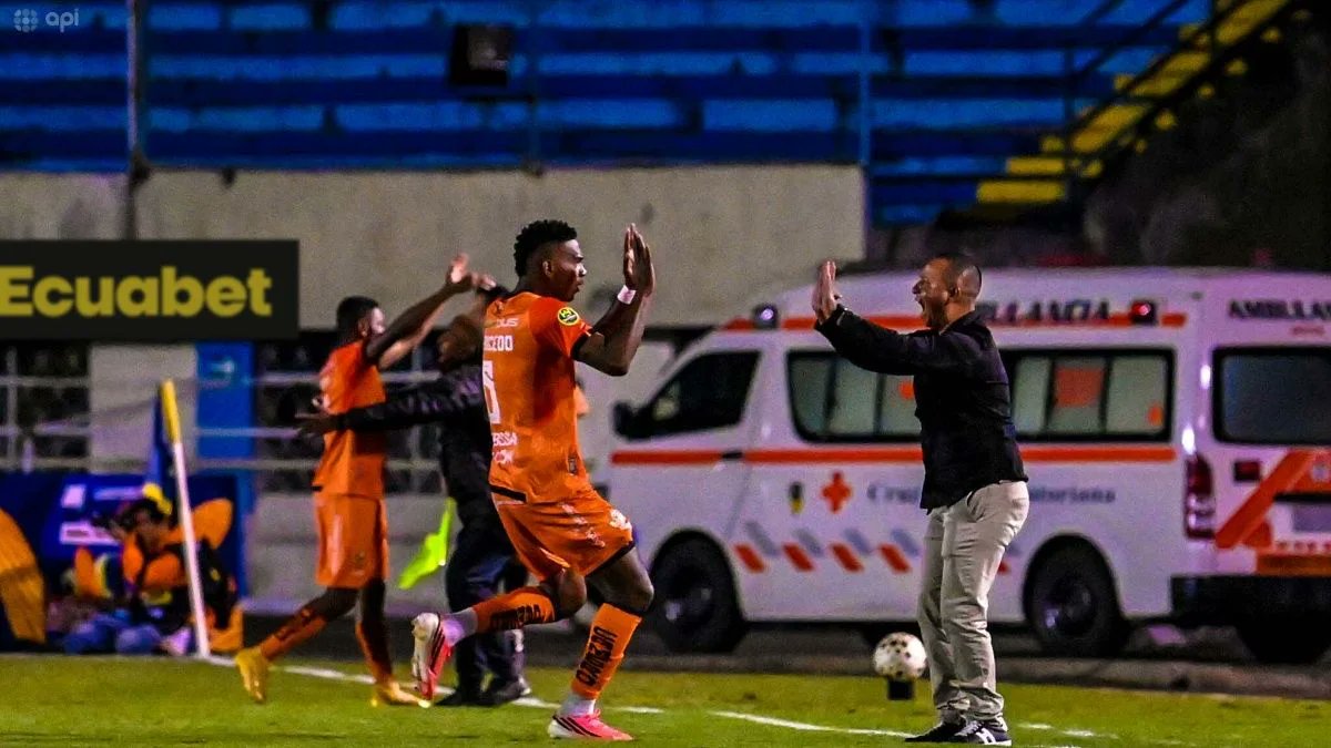 canchaecuador's tweet photo. Libertad derrota a Macará y se mete en la pelea por los puestos de privilegio de la LigaPro https://t.co/NH5ygOUOay https://t.co/AXTvrlmUG4