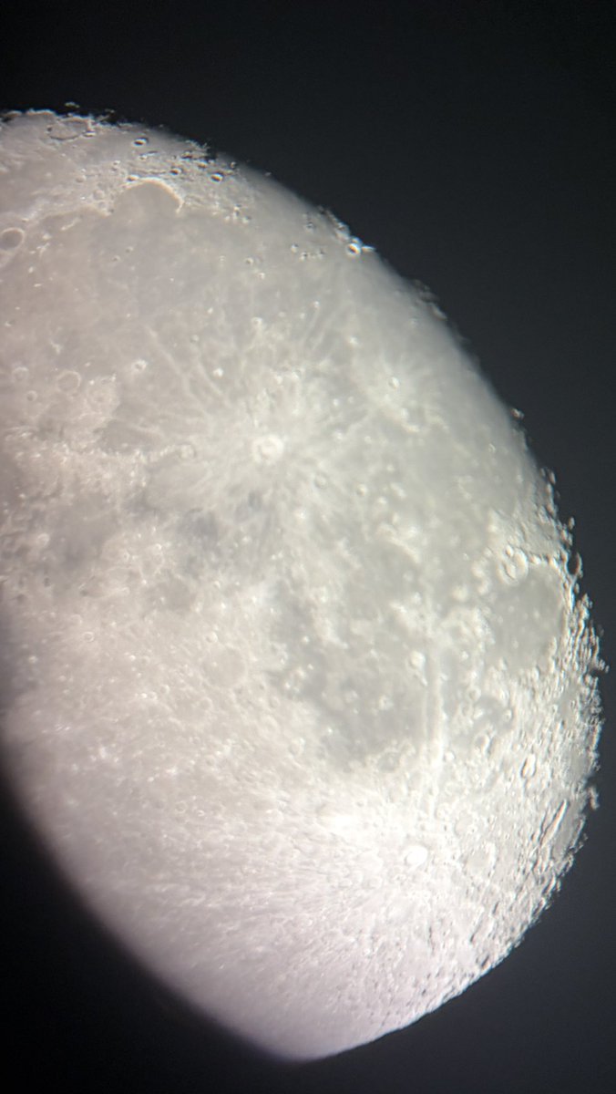 OhnoAtsuko's tweet photo. 昨日のお月様🌕 https://t.co/9g8gXIruDk