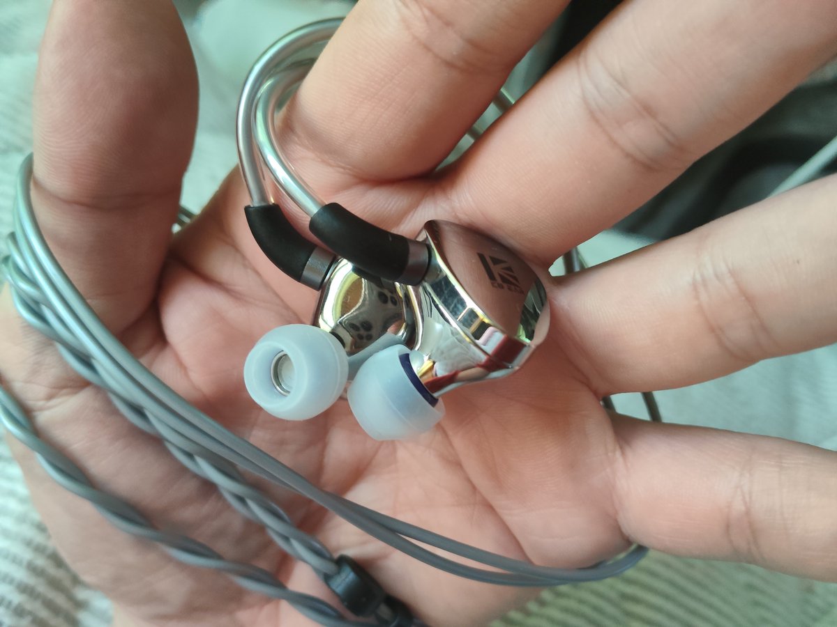 sekixyo's tweet photo. KEEPHIFI. JPさんからの試聴機提供貸与により、KBEAR TB01 Chrono (クロノ)が到着しています! 亜鉛合金の全金属製、1DD、アルミニウムマグネシウム合金の振動板(コーティングか金属振動板かは不明)を採用したエントリーモデル。Amazonでも3300円ほどのお手に取りやすいモデルです。 #PR https://t.co/e1Naaigk4T