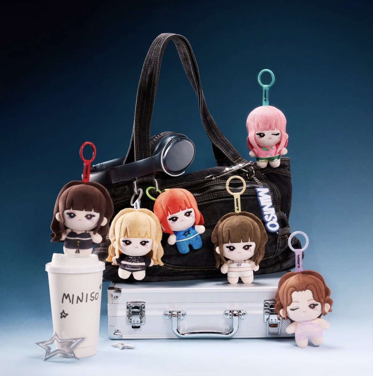 LaliceUpdates's tweet photo. (2)

MINISO is officially teaming up with LISA for a Pop-Up World Tour. 👑
BORN TO SHINE. READY TO ROCK.💖

📍THAILAND 
🗓️SEP. 1 – 24, 2026

📍JAPAN 
🗓️SEP. 11 – OCT. 5, 2026

📍CHINA 
🗓️SEP. 12 – OCT. 11, 2026

📍INDONESIA 
🗓️OCT. 21 – NOV. 1, 2026

📍UNITED STATES
🗓️Launching in NOV. 6, 2026

📍MEXICO
🗓️Coming Soon

*Product availability may vary by regions.

#MINISO
#MINISOCollaboration
#LISAxMINISO

🔗 https://t.co/7TaH55RfHY

@wearelloud 

#MINISO
#MINISOCollaboration
#LISAxMINISO