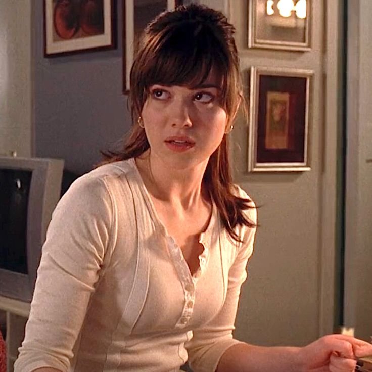 Boygearism's tweet photo. Mary Elizabeth Winstead as Sam would also be crazy good too cause she just has the distressed and on the verge of tears thing going on https://t.co/FQUK60iRgC