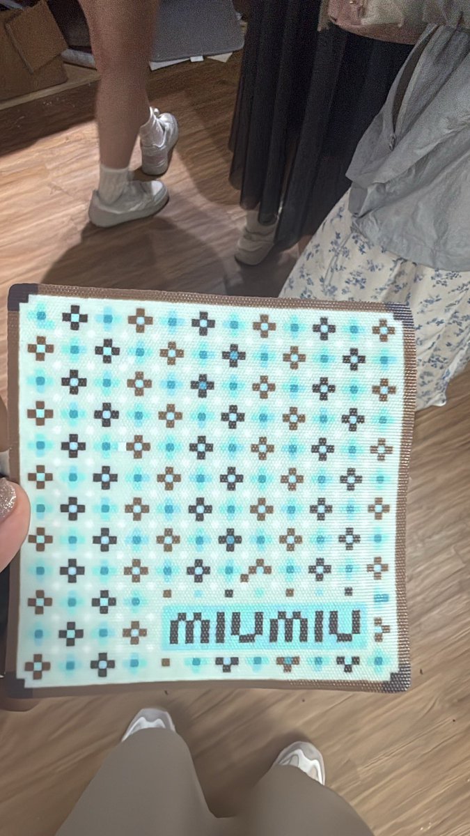 kohappycj's tweet photo. #miumiu  #AmazingChina https://t.co/YKDKFGRfQx