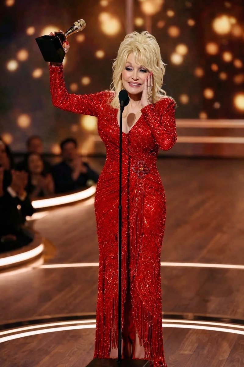 DollyPartoprd0 tweet picture