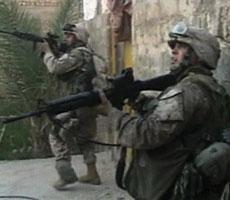 JDFguns's tweet photo. USMC using ITL MARS red dot sights in the early 2000s. A good close range alterative to the ACOG for CQB at the time https://t.co/B83kgaZ7w5