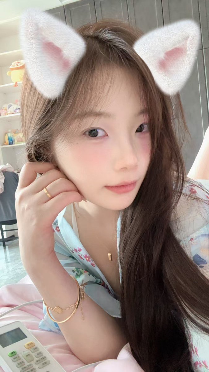kbl2st's tweet photo. #自毁 #社死 #反差 #投稿   #反差婊 #辱骂 #羞辱 #曝光 #母狗 #母猪  #肉便器  #闺蜜 #试探 #模特
推友投稿，想看评论区羞辱评价 https://t.co/lxToqMUg6D