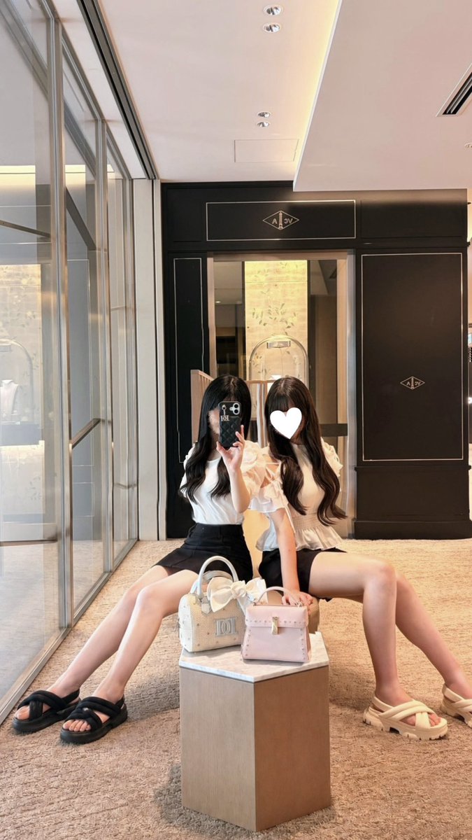 tsmero3's tweet photo. ホビ鏡念願すぎた〜♡ https://t.co/hmbIwcHSvE