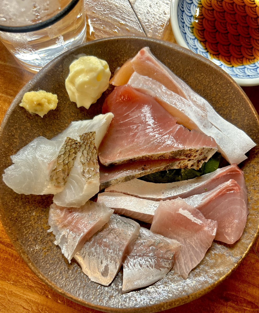 oscarrsantos_'s tweet photo. 刺身盛り合わせ

鰹節と相性抜群の特製マヨネーズ添え https://t.co/VtfzYdgAYJ