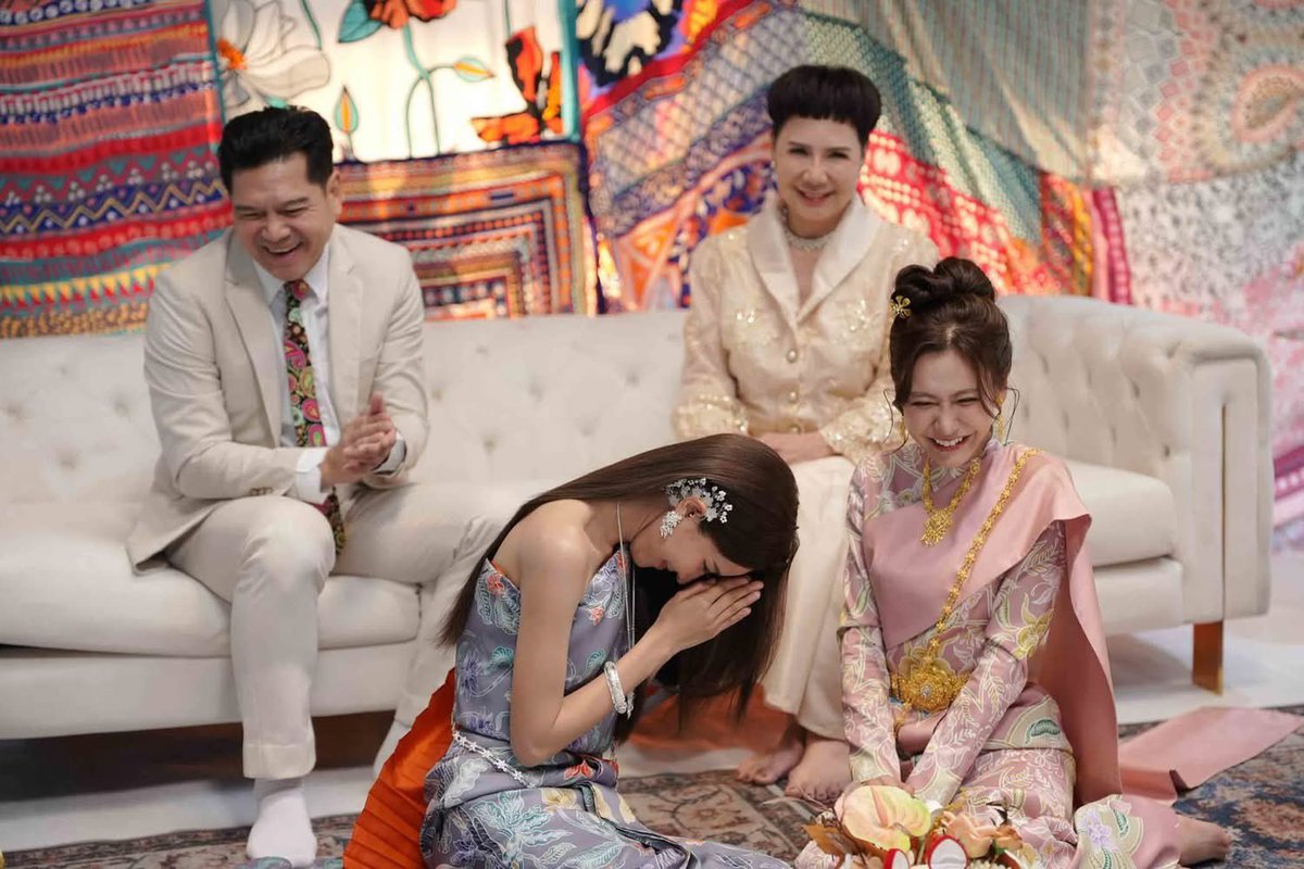 timeheal_'s tweet photo. น้องลูกไฟ ไหว้ภรรยา เจริญๆนะคะ 55 #4elements #โซ่รักอัคนี https://t.co/UuKUFHGZaF