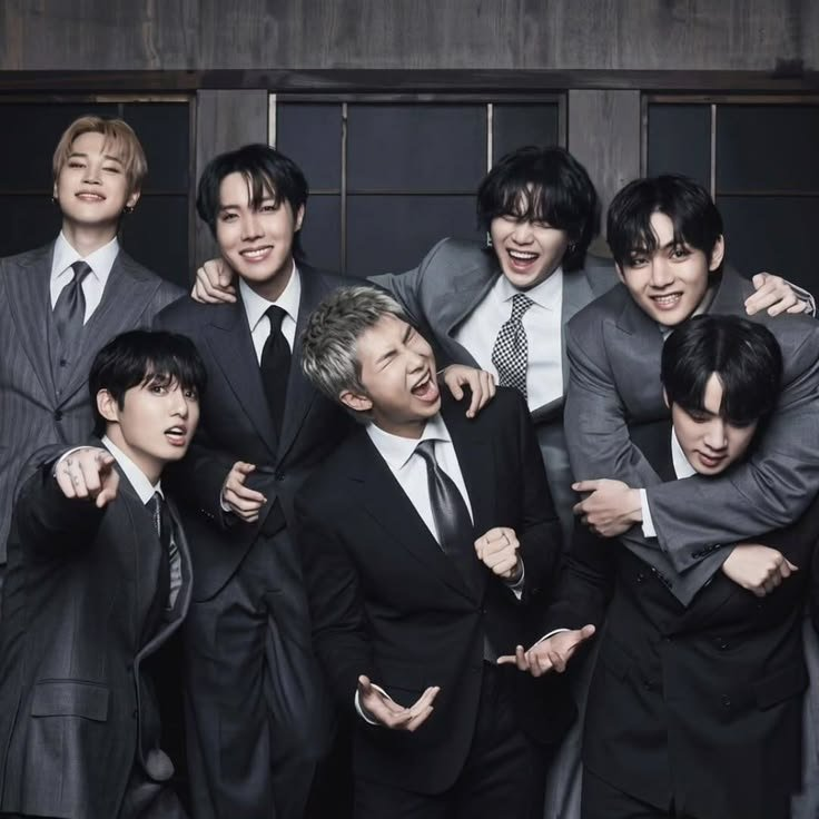 VoteWithARMY's tweet photo. [🔔] VMAs RESET

ARMY, you can vote once again for the VMAs! Don't forget your daily votes.

🏆Best K-pop — SWIM by BTS
🗳️: (https://t.co/NrO6p9qsz9)

🏆Song Of The Year — SWIM by BTS
🗳️: (https://t.co/y4sqsppgVC) https://t.co/luZehj58C9