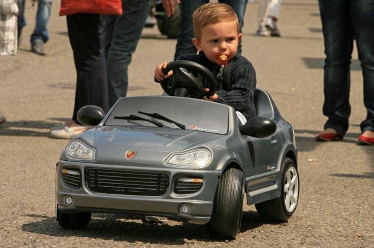 piiiant's tweet photo. feliz cumpleaños kimi antonelli momento de recordar su foto de chiquito AÚN USANDO CHUPETE manejando ajsjakajak maddy knew who she was from a very early age https://t.co/OuJLIgGj5s