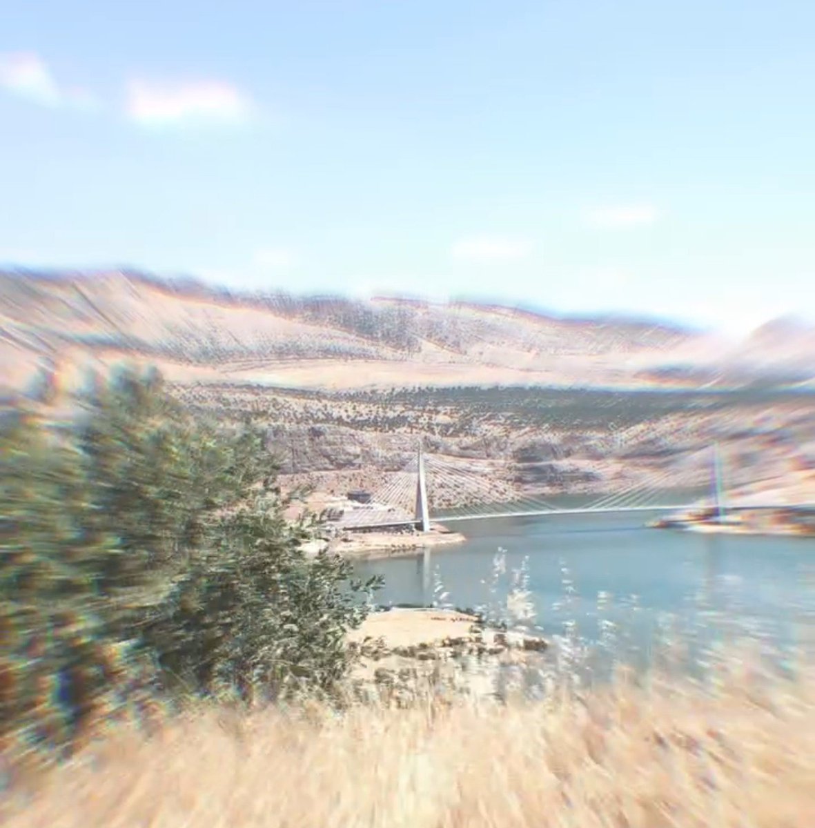 Semerkand2025's tweet photo. Aşk ummanı Meryem'i
Rüyasında gördü Yusuf'u
Ay misali güzeller sultanı 
Dicle'me bakamadim
Demek Fırat'a uğramışsın;
Vuslatındandır gözyaşlarım 
Dicle'm
'Kim bilir yarim bir daha
Ne zaman Nissibi'den geçer
Küsüp gitti yarim benim
Yollar sise,dumana battı' https://t.co/56KtFNYjxM