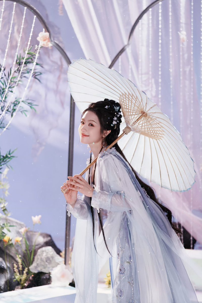 fyeebie's tweet photo. not even one template cegil can describe how beautiful she is. truly the prettiest, the most gorgeous, the most radiant, the most ethereal, the most stunning, the most perfect, the one who deserves the whole world, the one and only ✨LI LANDI✨ https://t.co/UR5uP5DRzf
