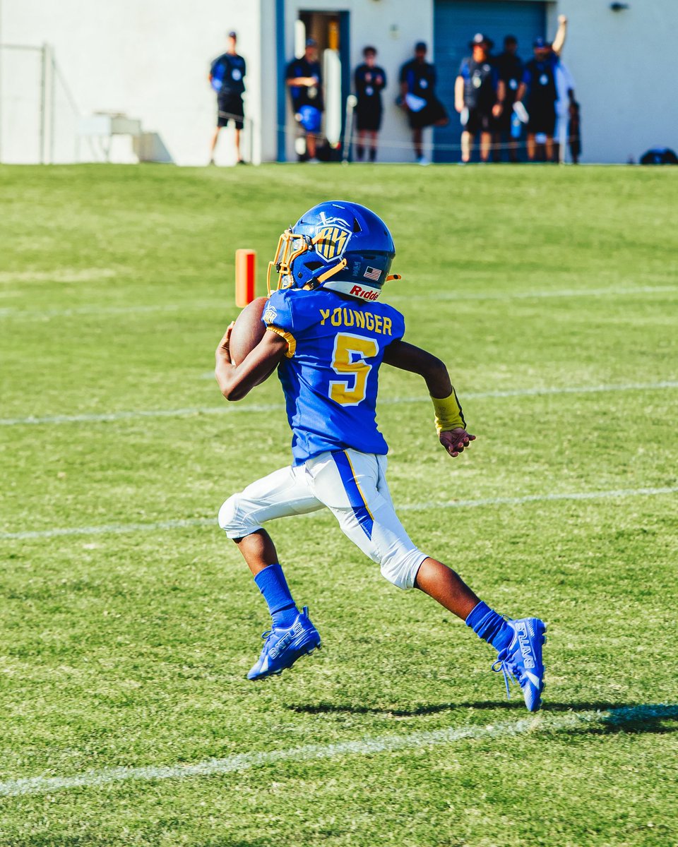 BrandonYounger's tweet photo. My wife and I told our son we’d allow him to play tackle once he turned 10. In his first game he scored the game winning touchdown and conversion. Proud dad⚔️ https://t.co/WvyxF88fVw