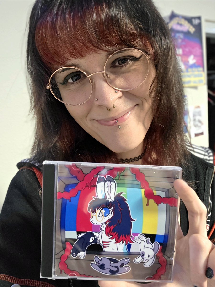 ixidreams's tweet photo. feels surreal having grown so much this year. I couldnt have done it without a lot of work along with support from friends and my amazing girlfriend 💖

she made me a cd for my birthday with all of my favorite tracks to sing with my friends. 😭😭

art by @imdr3am1ng on insta 💖💖 https://t.co/vLq4SsoBua