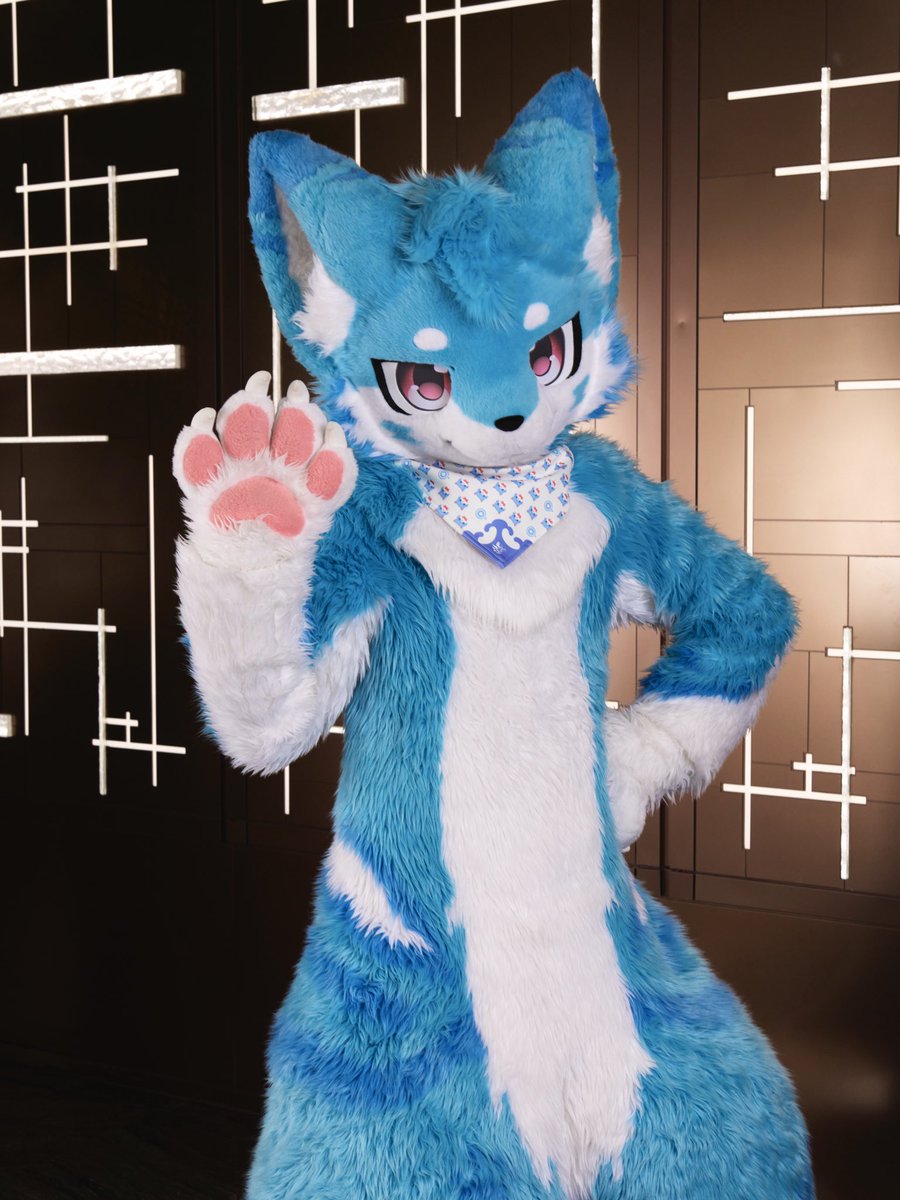 Candy8927245753's tweet photo. 城市睡着了我们去散步吧～

📸：@SoyaOWO https://t.co/UpedVdos9d