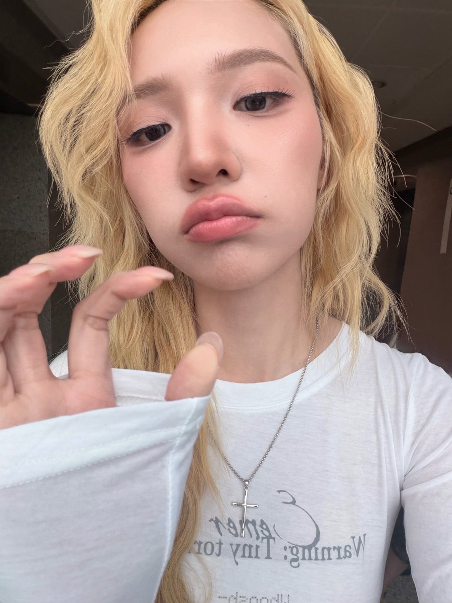 janhaefanpage's tweet photo. [IG POST] Janhae 💜   (1/2)

🤳🏻🤷🏻‍♀️

🖇️ https://t.co/5JyiEjgrg0

#JANHAE #JANIVERSE https://t.co/uMcW7D4ofV