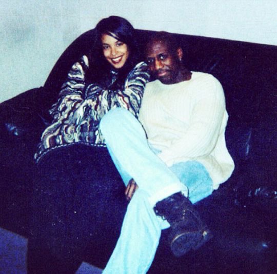 1986earthangel's tweet photo. my heart we miss you aaliyah!!!!!! https://t.co/yvVZAqBgKu