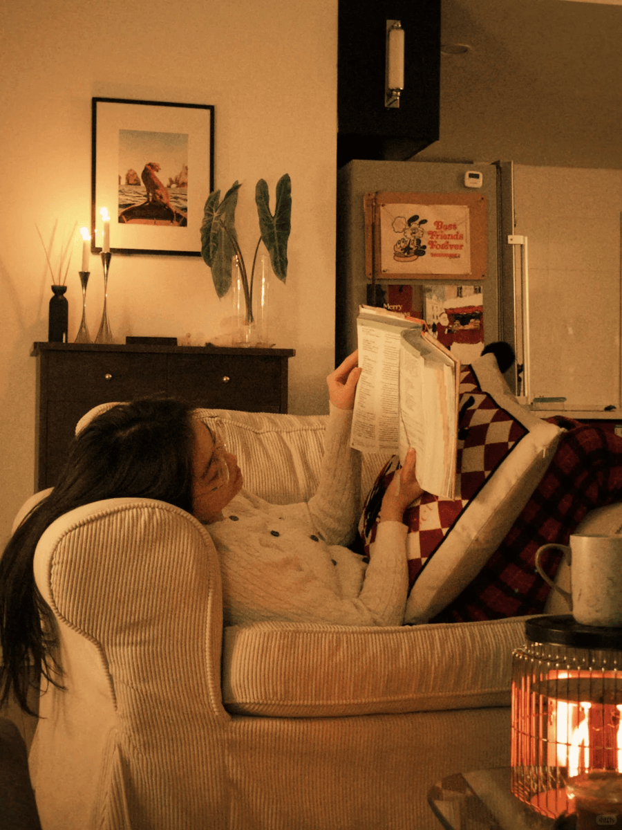 DenizKa80203273's tweet photo. Cozy Sunday evening with a warm blanket, my favorite playlist and a cup of hot cocoa—perfect little moments at home https://t.co/FOgy98omsE