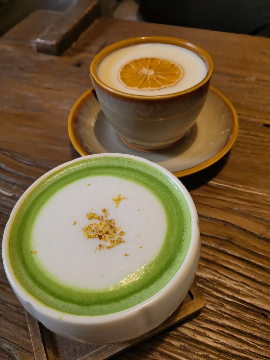 M3WIpq7bsMCR4's tweet photo. Just made a matcha latte with homemade red bean paste and it’s giving cozy weekend vibes in a cup! ， https://t.co/1iW0hE6xKO
