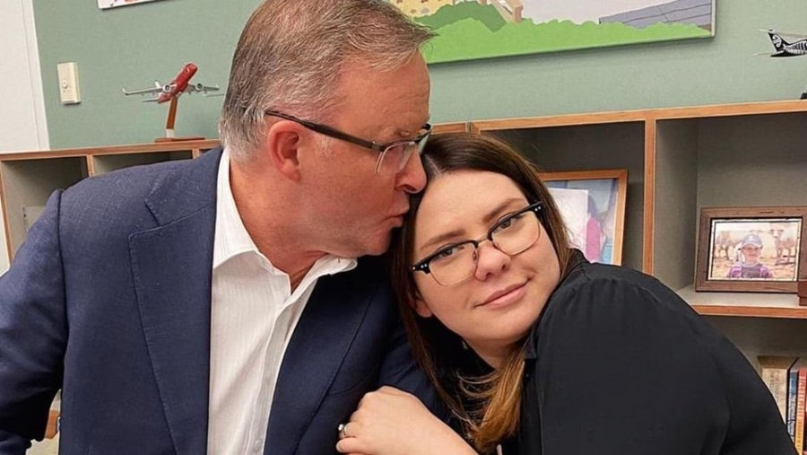Ausbobsmit's tweet photo. Never forget.

This staffer in Albanese's personal office left the job due to feeling "unsafe" https://t.co/C2MLcvDrUy