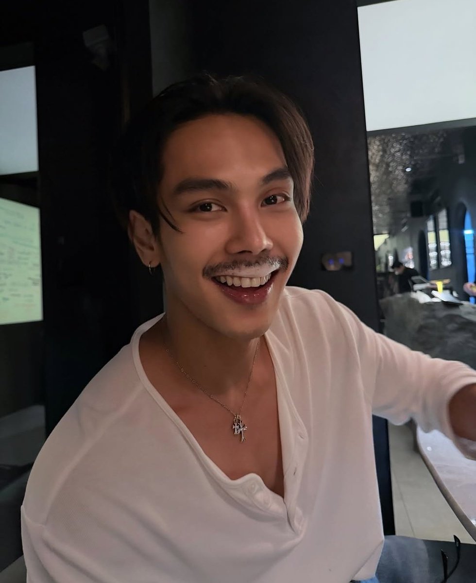 J_JADEJ1's tweet photo. “ทำไรอะ”
“มัทฉะลาตี๋”
“เขาไม่รักก็หนีมาหาคมเข้ม” https://t.co/oRgpwYi8Ax
