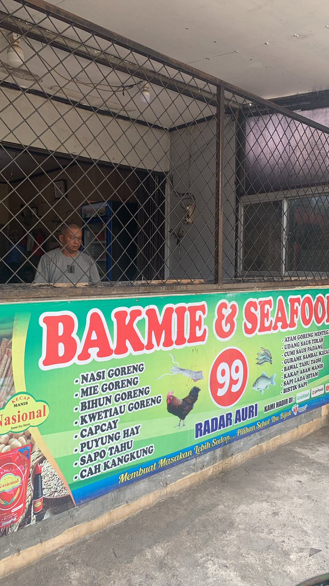 seludupansurga's tweet photo. selalu worth it kalo kesini porsi nya kuli https://t.co/QnIitRhDky