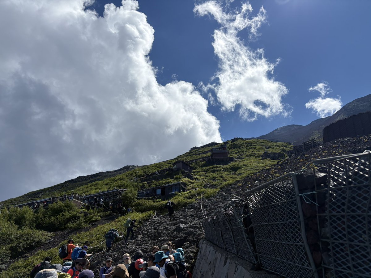 Ginjiro_VT's tweet photo. 富士山めちゃ綺麗 https://t.co/WMkKkGDcOT