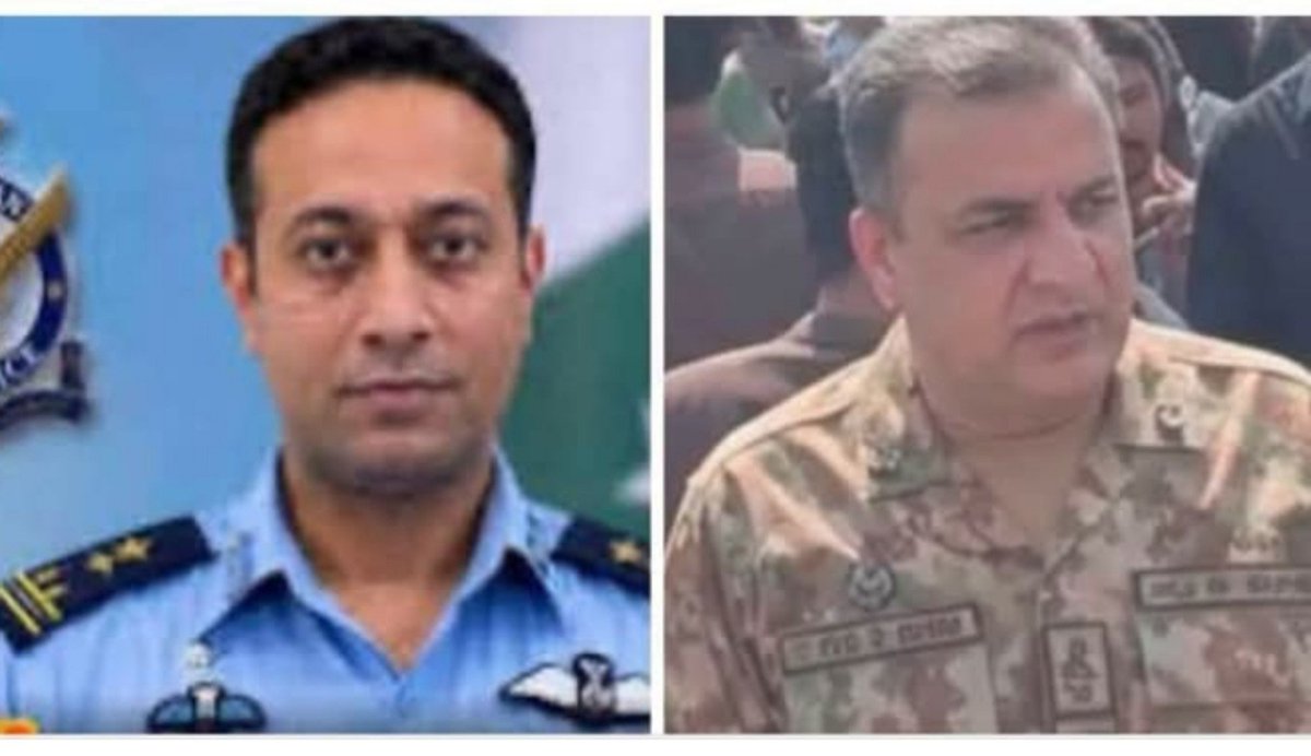 irz__a's tweet photo. اگر وردی کے اندر کوئی دوسرے کی بیٹی بہن بچی بیوی کی عزت کی خاطر جان دے سکتا ہے تو کوئی وردی اپنی فیملی کی عزت کےلئے ہوائی فائر کر کے تمیز سکھا سکتا ہے کوئی فوجی، جج وکیل ڈاکٹر سیاستدان صحافی باپ شوہر اور بھائی بھی ہوتا ہے اگر مسلئہ عزت کا ہو تو تو ریکشن یکساں ہوتا ہے https://t.co/Fzl0VYiMwN