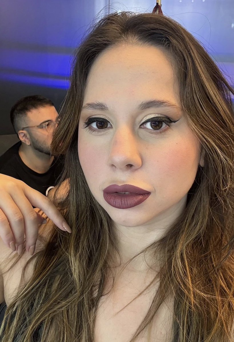 poponze's tweet photo. ELA MERECE! Jenny Prioli fará parte da cobertura das redes sociais do Multishow durante o Rock in Rio. https://t.co/Am1SezZNRs