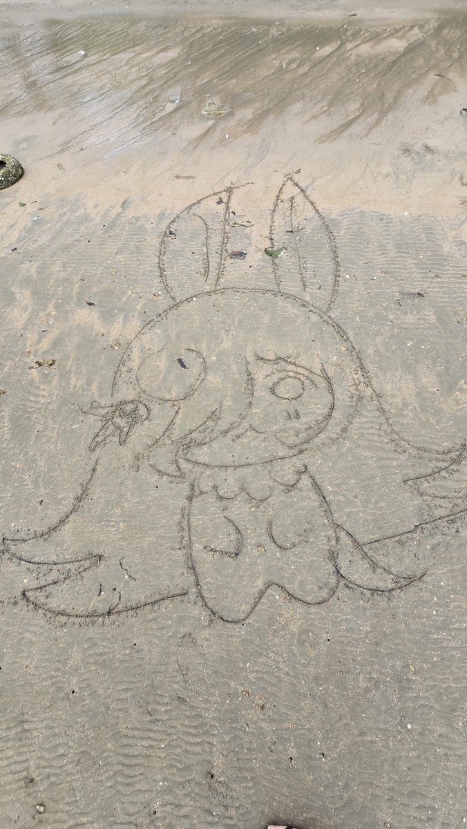 wiebizkit's tweet photo. ears sand drawing https://t.co/FwgqdBOGpN