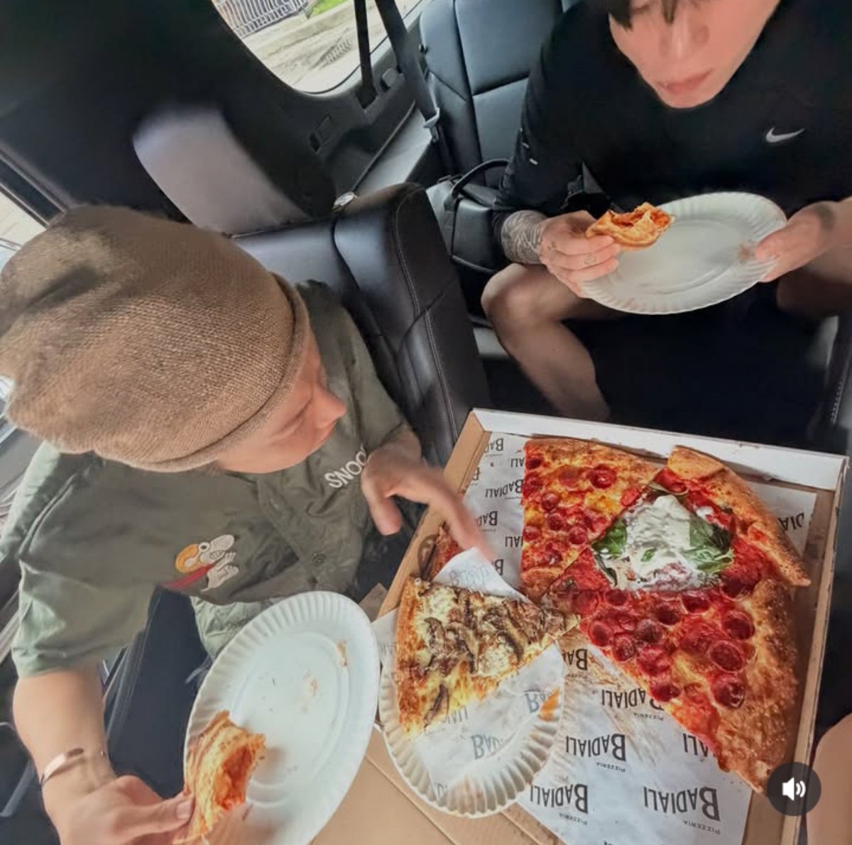 AzraelTks's tweet photo. Outfit is different again from four photos circulating yesterday, which means Taekook goes out together every day.
🫰😍 https://t.co/bKX3RV5Leb