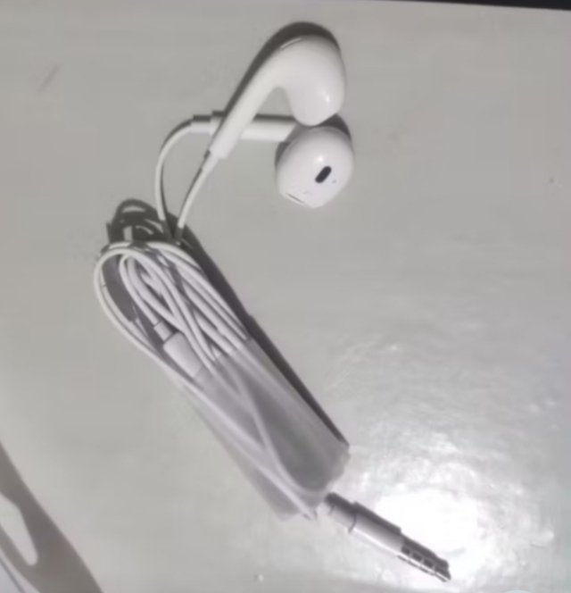 cheyinhere's tweet photo. @aprilicide earphone kabel kiip awett 

https://t.co/Ai5Q0rLJKG https://t.co/ZNJpHlbNLO