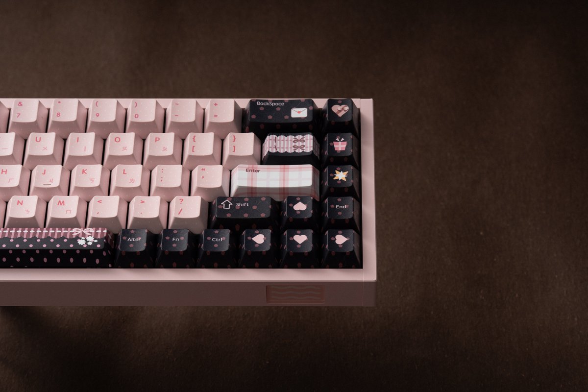PIIFOXkeyboard's tweet photo. Say hello to Chocolate—where dark gothic elegance meets sweet coquette charm. 🖤🎀

Built to elevate every keystroke for your dream desk setup.

🔗 Shop the Official Drop: https://t.co/Cfh8Bn950N

💬 Tag a friend who needs this upgrade!

#desksetup #keycaps #piifox #pcsetup https://t.co/C9Ym6yZ1AA