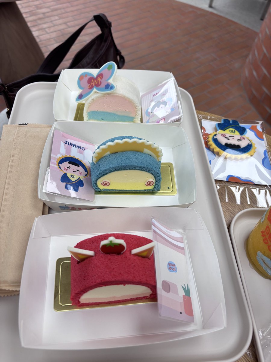 MM22THA's tweet photo. เอนี่แป้งบางเหมาะกับคนไม่ชอบกินแป้ง โม่หวานสุดแต่กินกับน้ำของชีเองแล้วรอด มาฟ้อกมาเหนือทั้งน้ำทั้งเค้กอร่อยสุด #GEMMHOUSE https://t.co/AP6MnAvFVx