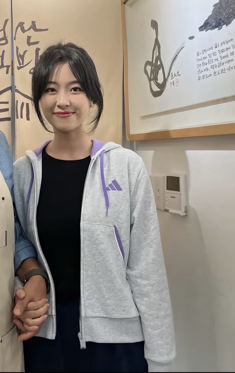 wodanggangqiang's tweet photo. 紧急扩散：朋友的妹妹在留学韩国失联求助！！！
求助：朋友的妹妹25岁，大邱加图立大学研究生，今年毕业。8月14日入境韩国。8月20日晚失踪，在韩国失踪超48小时，已经5天了没任何消息，最后一次联系是8月20日晚8点左右，和朋友在大邱加图立大学附近分开，从此失联，微信，抖音，电话不接，信息不回。21日晚辗转联系到韩国警方报警，目前进展非常缓慢，语言不通，一直让等消息，恰逢赶上周末，真是求助无门，家里人都急疯了，真的太无助了！���大家帮忙扩散消息转发🙏让更多人看到，帮帮可怜的孩子吧。